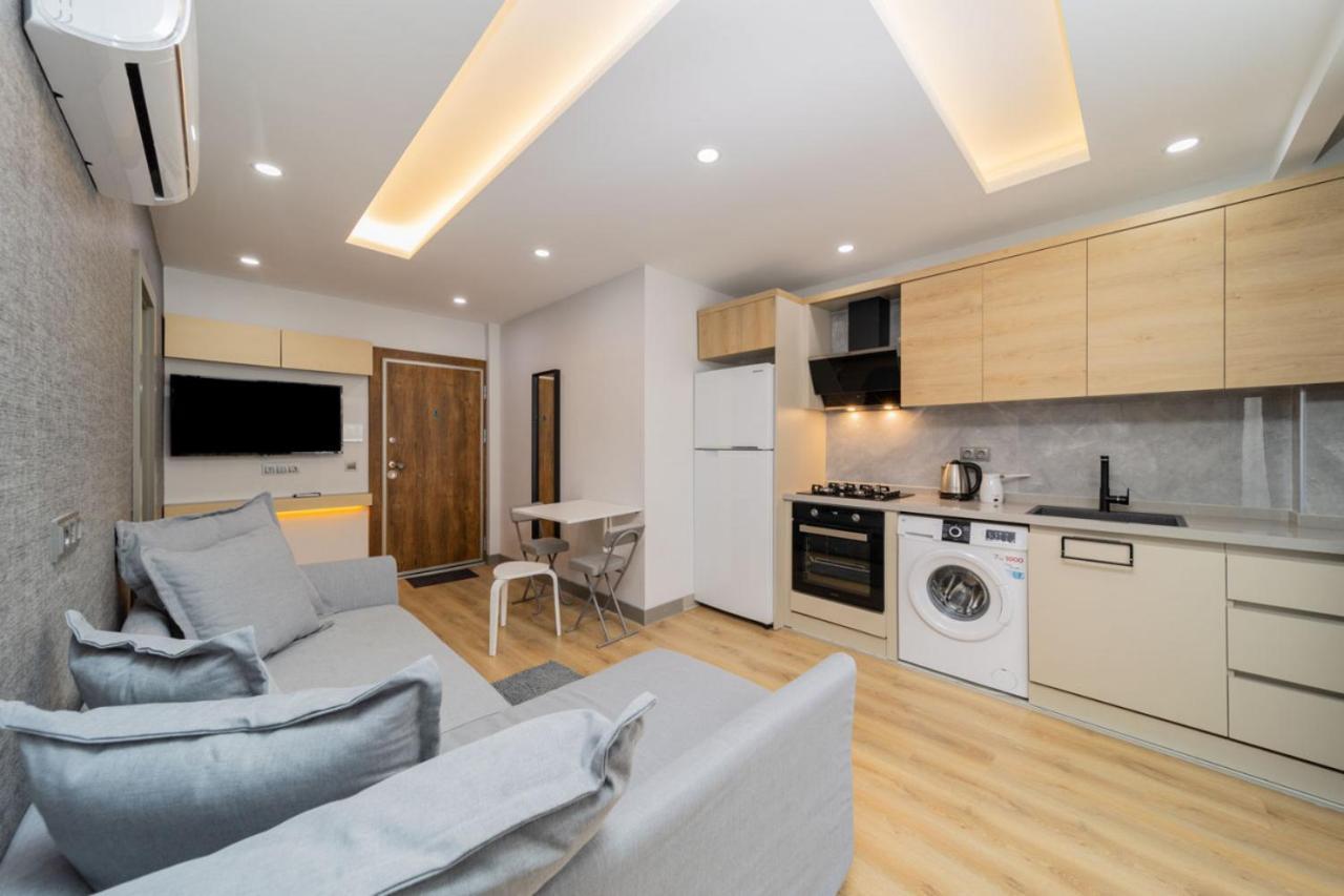 Chic Flat With Central Location In Muratpasa Appartement