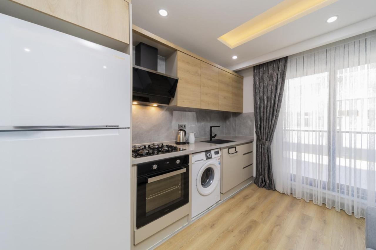 Chic Flat With Central Location In Muratpasa Appartement